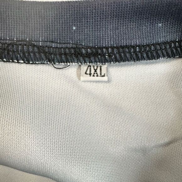 NWOT Unisex Multi Color Panda Graphic Sweatshirt- Size 4XL - Picture 3 of 4